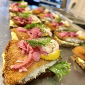 Smörrebröd med friterad spätta
