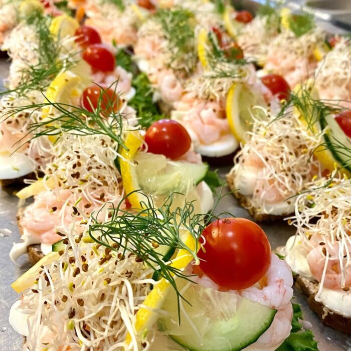 Smörrebröd med räkor