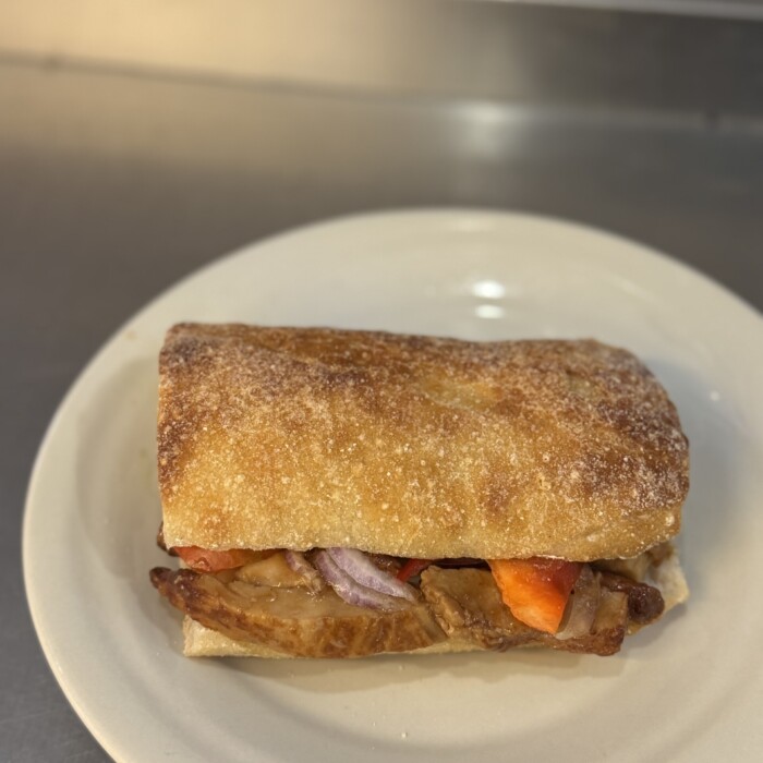 Liten Grillad Ciabatta med kycklingteriyaki